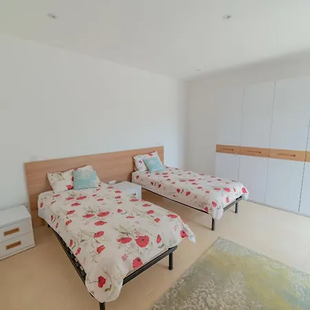 Luxury Seaview & Pool-hosted By Sweetstay Apartament