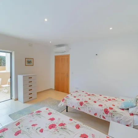 Luxury Seaview & Pool-hosted By Sweetstay Mellieħa
