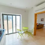 Apartment Luxury Seaview & Pool-hosted By Sweetstay Mellieha