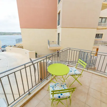 Daire Luxury Seaview & Pool-hosted By Sweetstay Mellieħa
