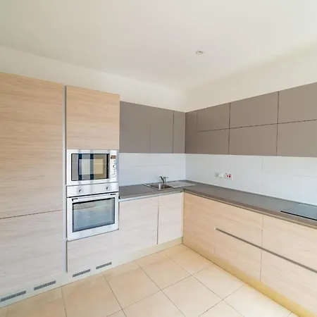 Luxury Seaview & Pool-hosted By Sweetstay Меллиеха