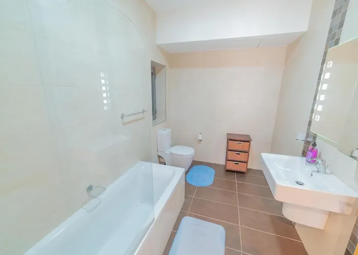 Luxury Seaview & Pool-hosted By Sweetstay Διαμέρισμα *