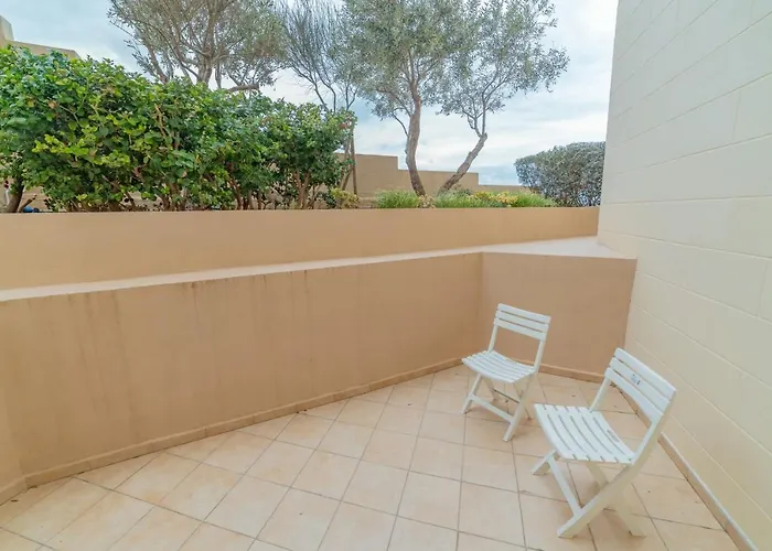 Luxury Seaview & Pool-hosted By Sweetstay